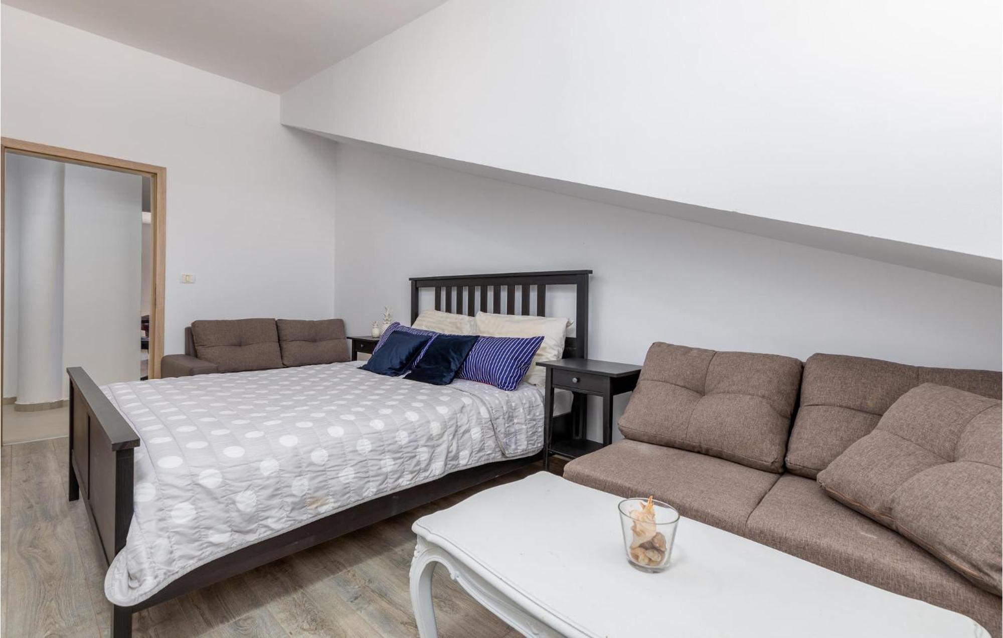 Awesome Apartment In Pula With Wifi المظهر الخارجي الصورة